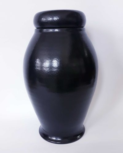 Керамична черна